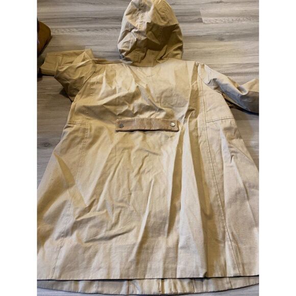 Maje, women’s tan all weather hooded rain jacket with pockets size 40 (large) - Picture 8 of 10